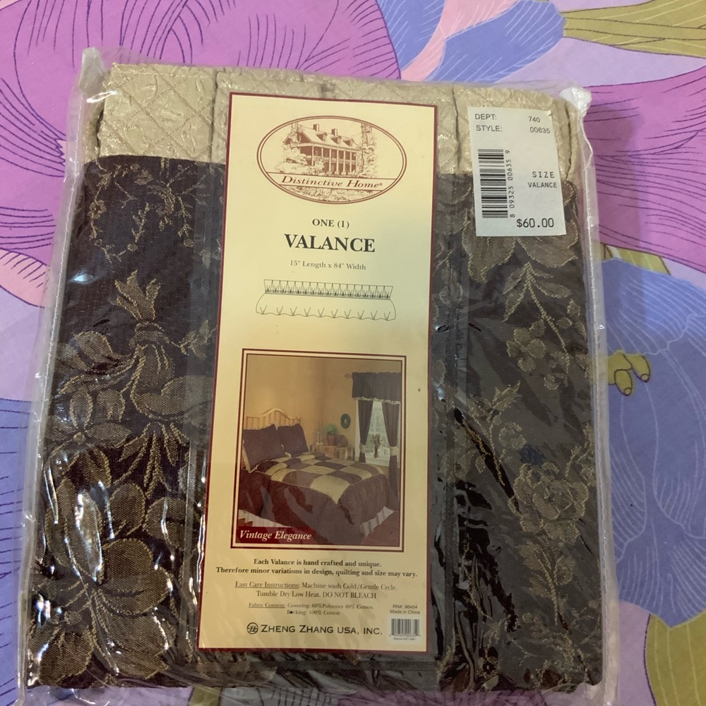 NWT Distinctive Home Vintage Elegance Valance Gold/dark Grape color 15X84